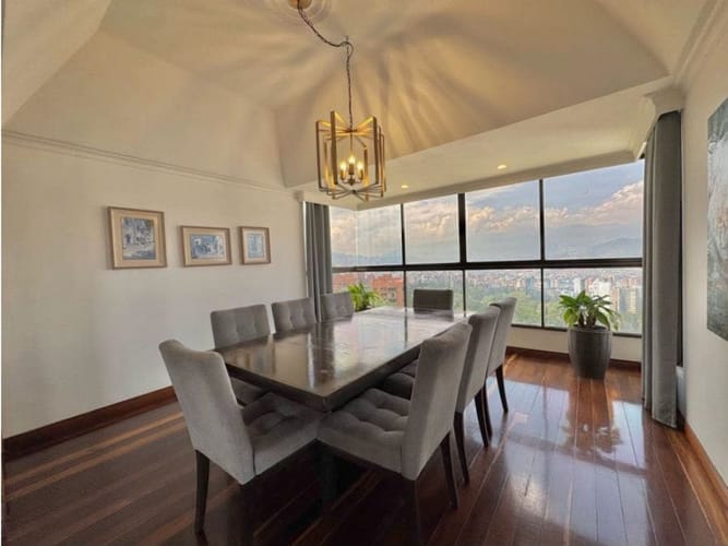 Apartamento de 4 alcobas en venta en Los Balsos, Medellín, 250 m² · foto 4 de 16