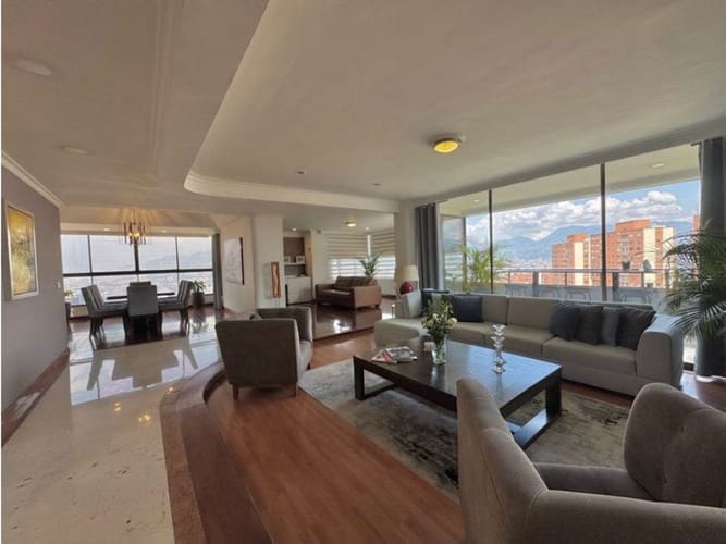 Apartamento de 4 alcobas en venta en Los Balsos, Medellín, 250 m² · foto 5 de 16