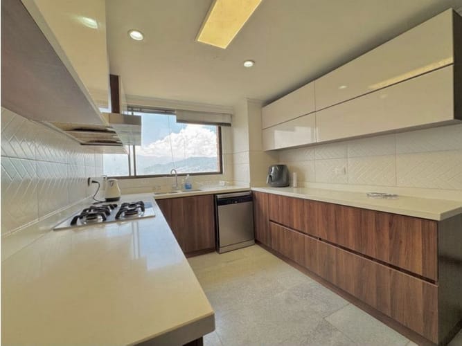 Apartamento de 4 alcobas en venta en Los Balsos, Medellín, 250 m² · foto 6 de 16