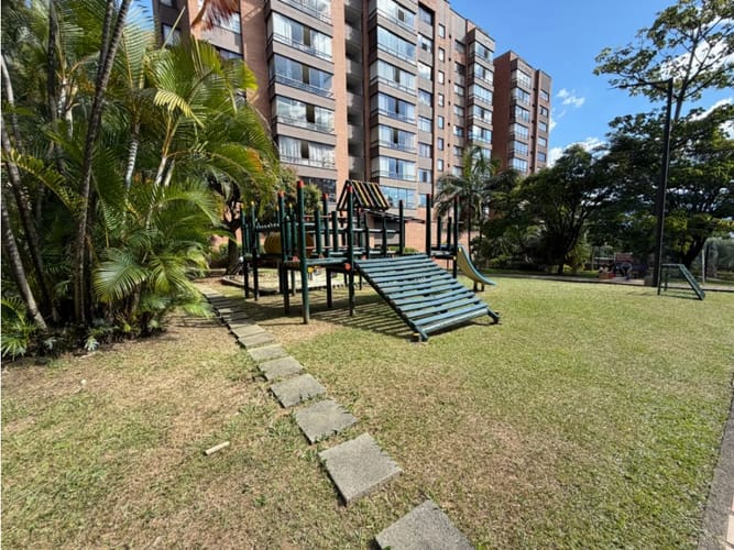 Apartamento de 4 alcobas en venta en Los Balsos, Medellín, 250 m² · foto 15 de 16