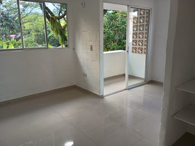 Apartaestudio en arriendo en La Buitrera, Cali, 44 m² · foto 1 de 11