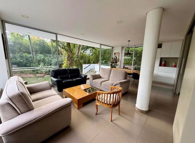 Casa de 4 alcobas en venta en Cerro Azul Del Vergel, Ibagué, 340 m² · foto 2 de 9