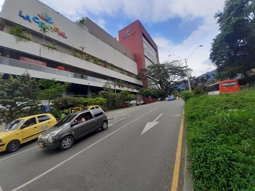 Local en arriendo en Miraflores, Medellín, 144 m² · foto 3 de 7