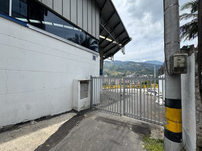 Bodega en arriendo en La Tablaza, La Estrella, 340 m² · foto 13 de 13