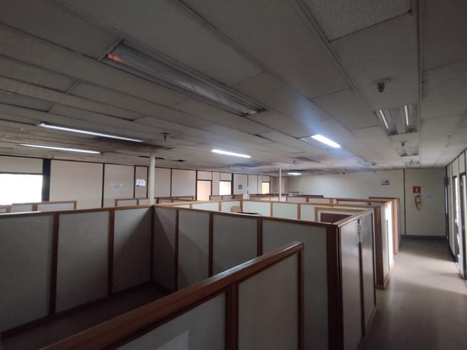 Oficina en arriendo en La Candelaria, Medellín, 600 m² · foto 2 de 20