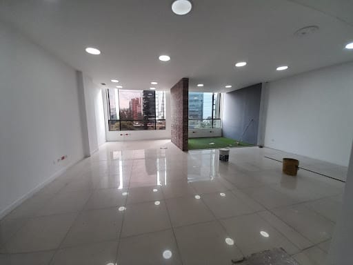 Local en arriendo en El Poblado, Medellín, 138 m² · foto 4 de 10