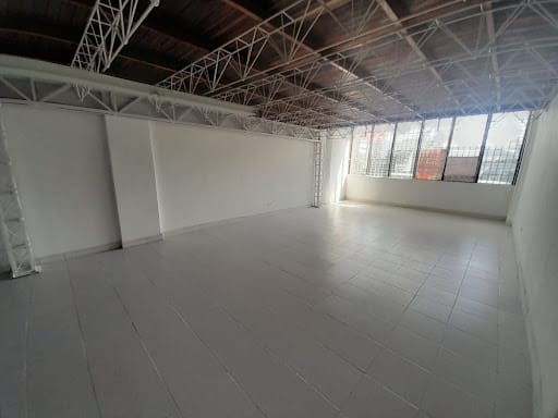 Local en arriendo en Cristo Rey, Medellín, 217 m² · foto 3 de 12