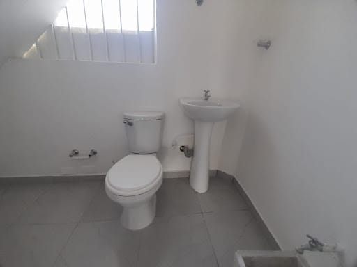 Local en arriendo en Cristo Rey, Medellín, 217 m² · foto 10 de 12