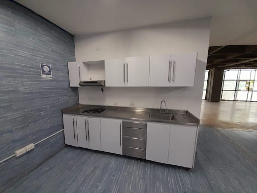 Bodega en arriendo en San Benito, Medellín, 323 m² · foto 2 de 20