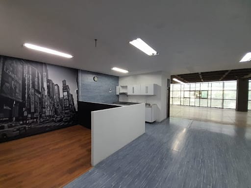 Bodega en arriendo en San Benito, Medellín, 323 m² · foto 9 de 20