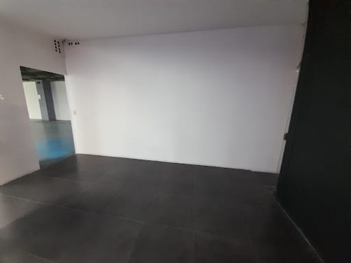 Bodega en arriendo en San Benito, Medellín, 323 m² · foto 18 de 20