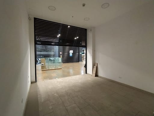 Local en arriendo en Los Colores, Medellín, 22 m² · foto 4 de 13