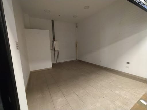 Local en arriendo en Los Colores, Medellín, 22 m² · foto 7 de 13