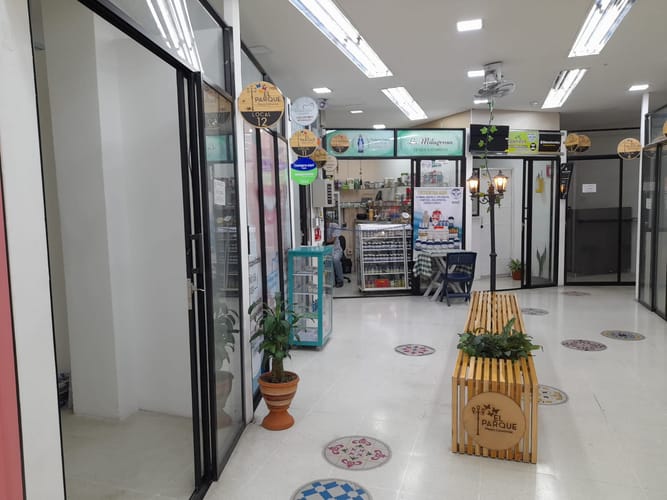Local en arriendo en Simon Bolivar Sb (Centro), Copacabana, 12 m² · foto 2 de 13