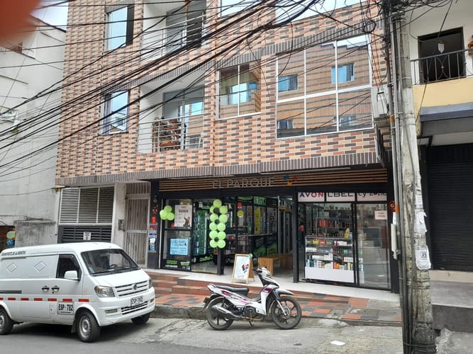Local en arriendo en Simon Bolivar Sb (Centro), Copacabana, 12 m² · foto 4 de 13