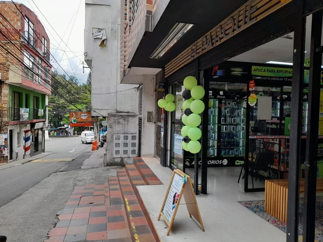 Local en arriendo en Simon Bolivar Sb (Centro), Copacabana, 12 m² · foto 7 de 13