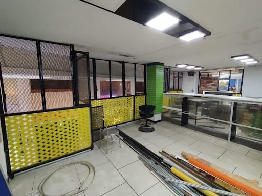 Local en arriendo en Villa Nueva, Medellín, 80 m² · foto 2 de 8