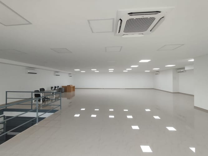 Oficina en arriendo en Villa Carlota, Medellín, 272 m² · foto 4 de 15