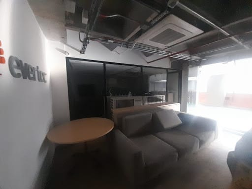 Local en arriendo en Naranjal, Medellín, 265 m² · foto 3 de 18