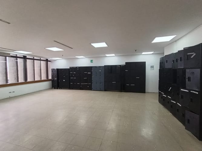 Oficina en arriendo en La Candelaria, Medellín, 1000 m² · foto 3 de 20