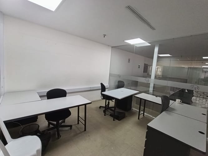 Oficina en arriendo en La Candelaria, Medellín, 1000 m² · foto 7 de 20