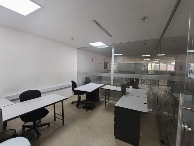 Oficina en arriendo en La Candelaria, Medellín, 1000 m² · foto 8 de 20