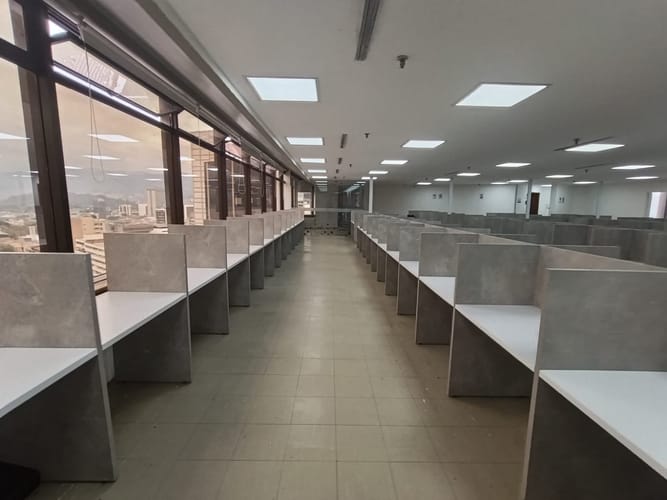 Oficina en arriendo en La Candelaria, Medellín, 1000 m² · foto 16 de 20