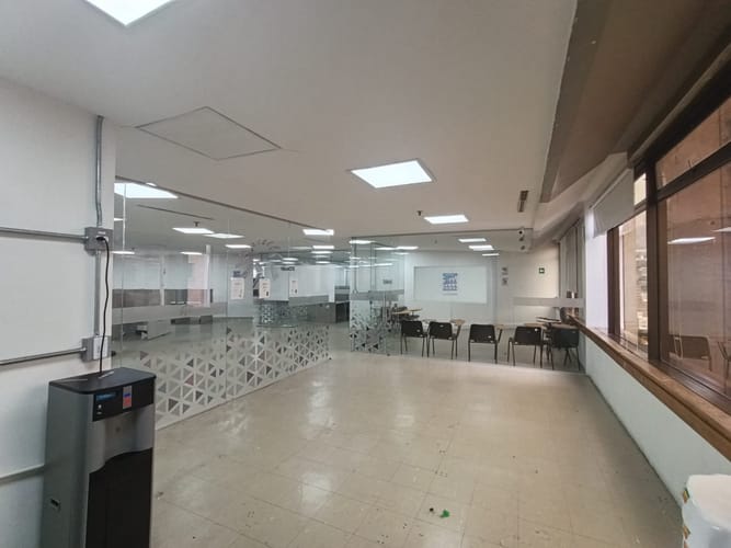 Oficina en arriendo en La Candelaria, Medellín, 1000 m² · foto 18 de 20