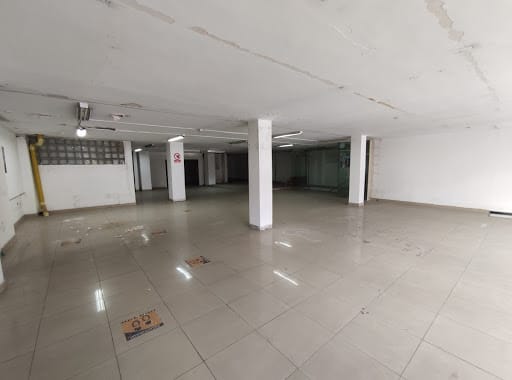 Local en arriendo en La Candelaria, Medellín, 475 m² · foto 3 de 13