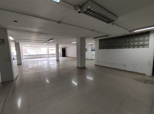 Local en arriendo en La Candelaria, Medellín, 475 m² · foto 4 de 13
