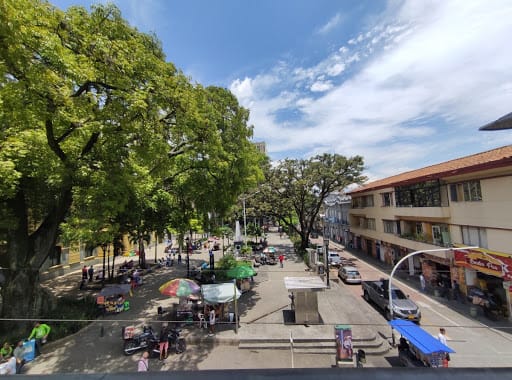 Local en arriendo en La Candelaria, Medellín, 475 m² · foto 11 de 13