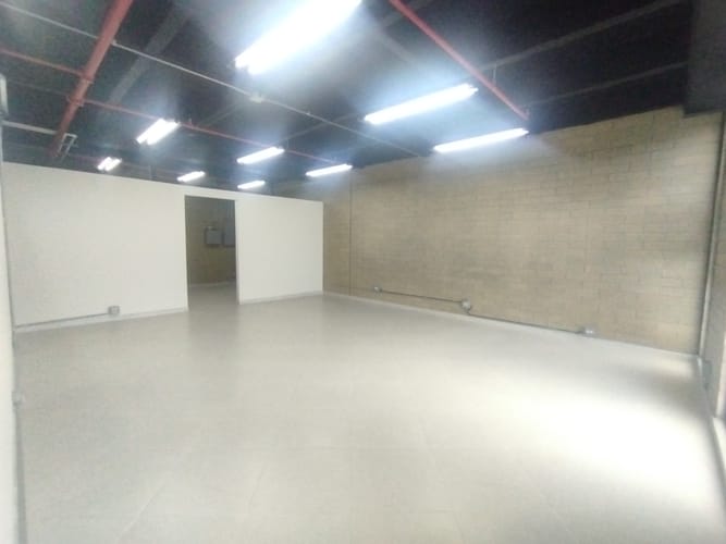 Oficina en arriendo en El Poblado, Medellín, 75 m² · foto 8 de 9