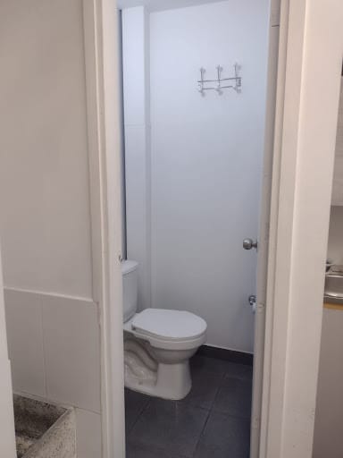 Local en arriendo en Miraflores, Medellín, 100 m² · foto 5 de 7