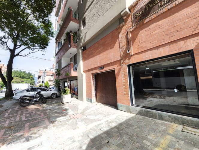 Local en arriendo en Laureles, Medellín, 140 m² · foto 2 de 10