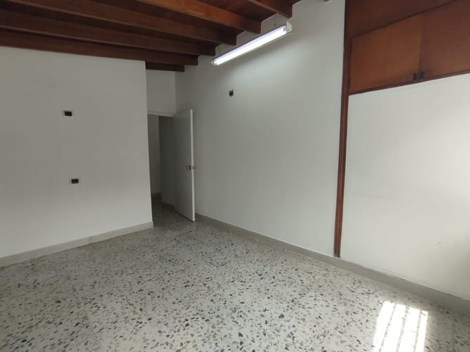 Casa de 5 alcobas en arriendo en Florida Nueva, Medellín, 280 m² · foto 4 de 20