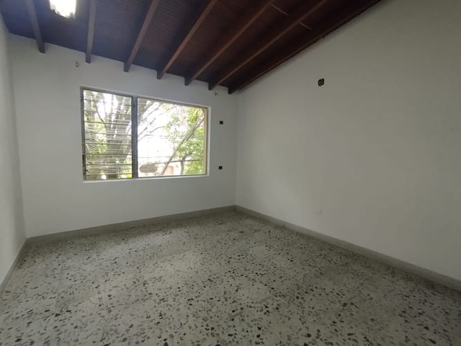 Casa de 5 alcobas en arriendo en Florida Nueva, Medellín, 280 m² · foto 12 de 20