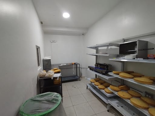 Bodega en arriendo en Campo Valdes No.1, Medellín, 300 m² · foto 12 de 20