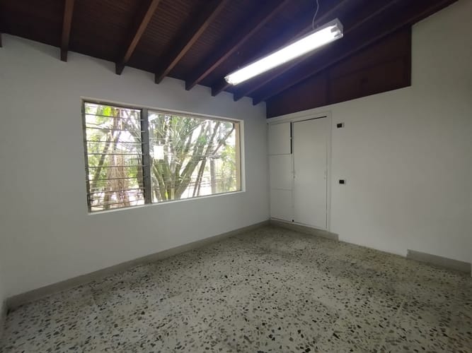 Casa de 5 alcobas en arriendo en Florida Nueva, Medellín, 280 m² · foto 19 de 20