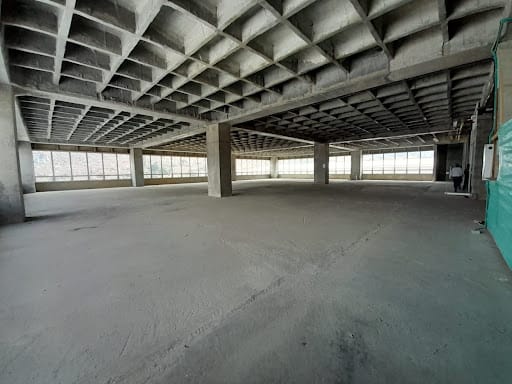 Local en arriendo en Miraflores, Medellín, 1020 m² · foto 2 de 14