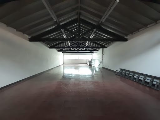 Local en arriendo en Conquistadores, Medellín, 140 m² · foto 2 de 9