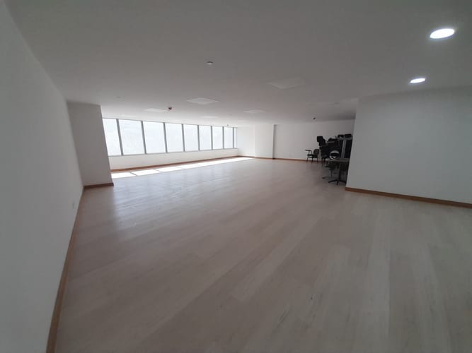 Oficina en arriendo en San Diego, Medellín, 133 m² · foto 3 de 6