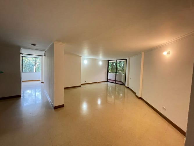 Apartamento de 2 alcobas en arriendo en El Poblado, Envigado, 107 m² · foto 4 de 13