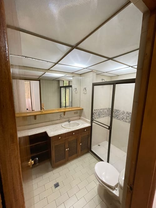 Apartamento de 2 alcobas en arriendo en El Poblado, Envigado, 107 m² · foto 8 de 13