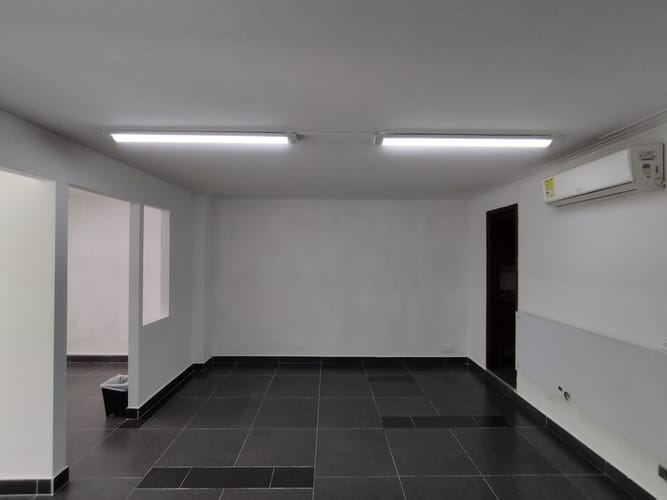 Oficina en arriendo en Conquistadores, Medellín, 38 m² · foto 2 de 19