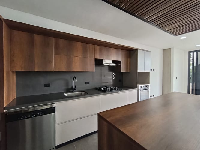Apartamento de 2 alcobas en arriendo en El Poblado, Medellín, 93 m² · foto 3 de 15