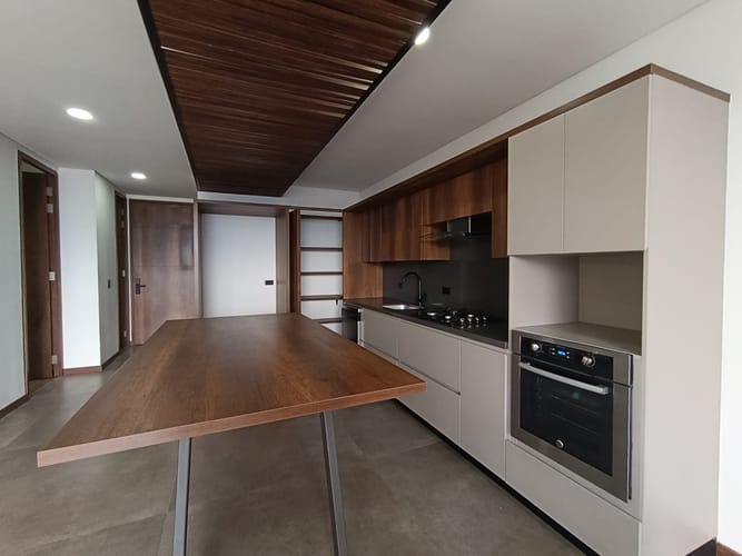 Apartamento de 2 alcobas en arriendo en El Poblado, Medellín, 93 m² · foto 4 de 15
