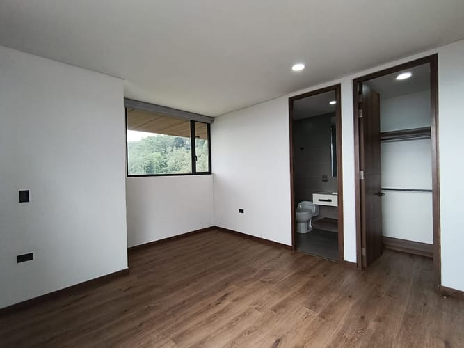 Apartamento de 2 alcobas en arriendo en El Poblado, Medellín, 93 m² · foto 6 de 15