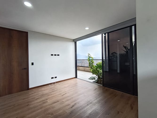 Apartamento de 2 alcobas en arriendo en El Poblado, Medellín, 93 m² · foto 9 de 15