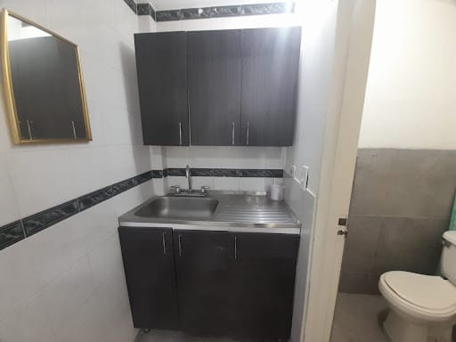 Local en arriendo en Conquistadores, Medellín, 32 m² · foto 8 de 16