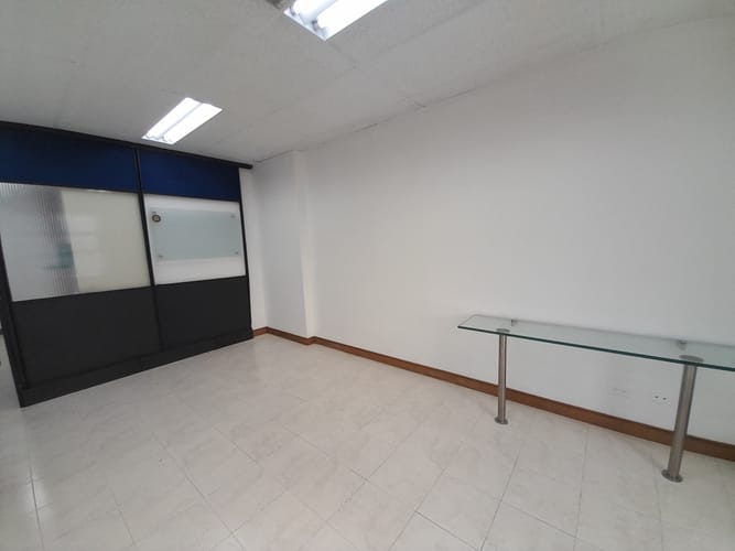 Oficina en arriendo en El Poblado, Medellín, 36 m² · foto 4 de 13